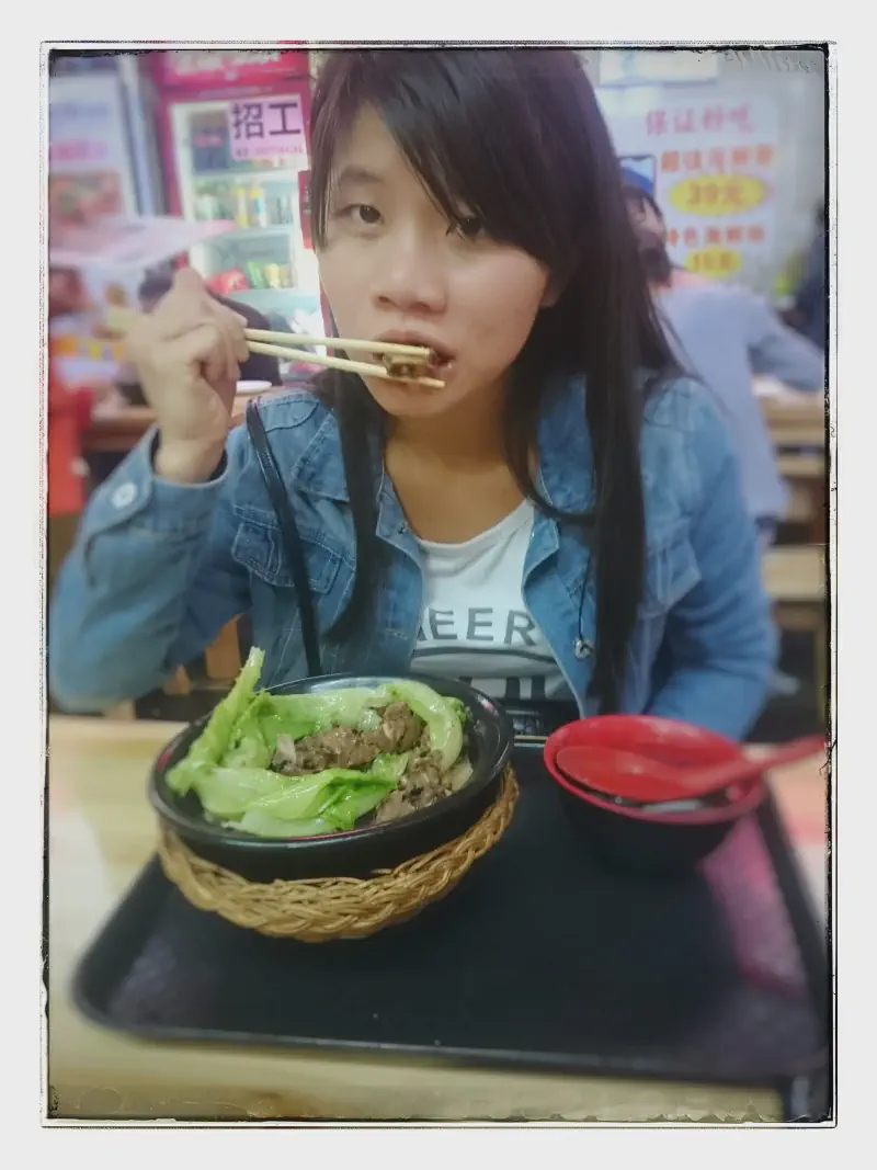 Featured image of post [原创][手势认证]第三波 我的骚货女友 ，日了好多年还是那么紧！有没有想日的？[25P]