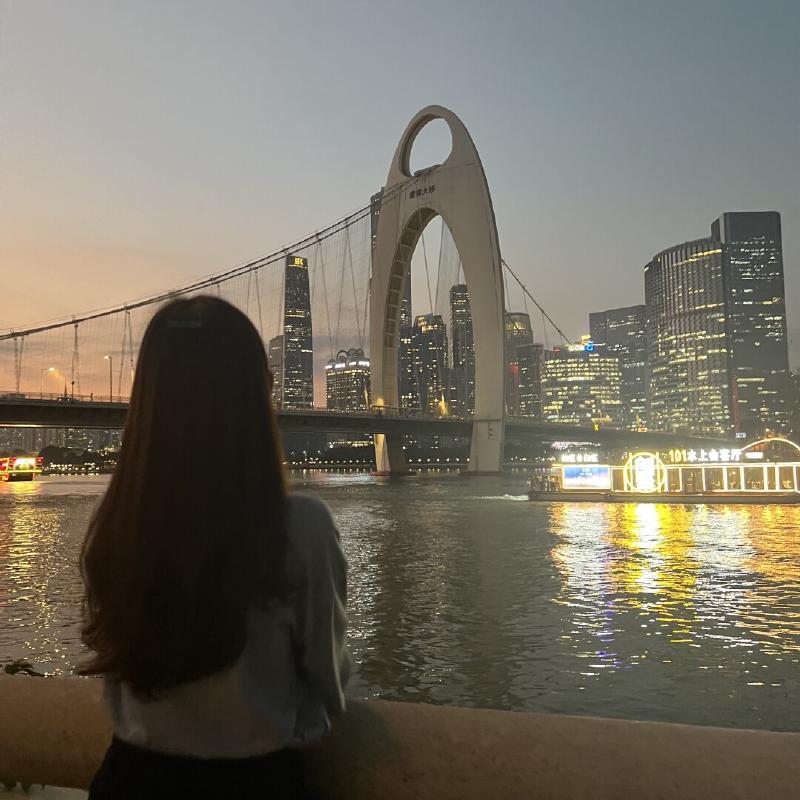 Featured image of post [原创][舒舒爱吞精]广州W酒店与高颜值教师老婆掰屄全方位展示，舔脚深喉毒龙爆菊内射颜射吞精，顶级反差[40P]