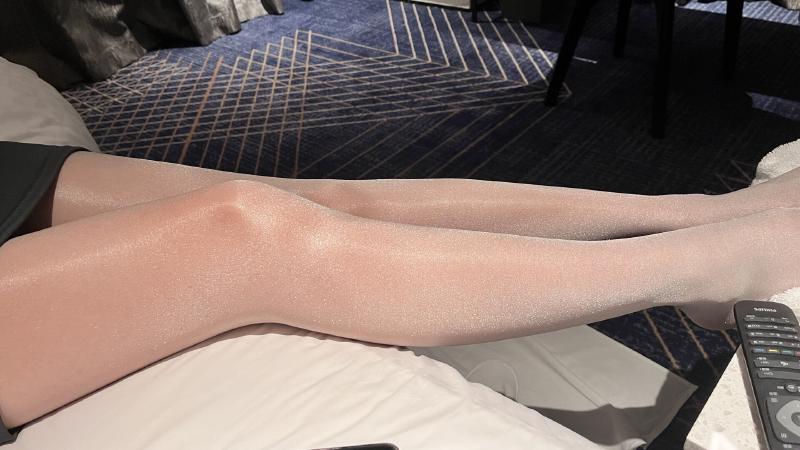 Featured image of post [原创]出差都给配了这样的小秘还怎么工作啊。小炮友灰丝OL装[19P]