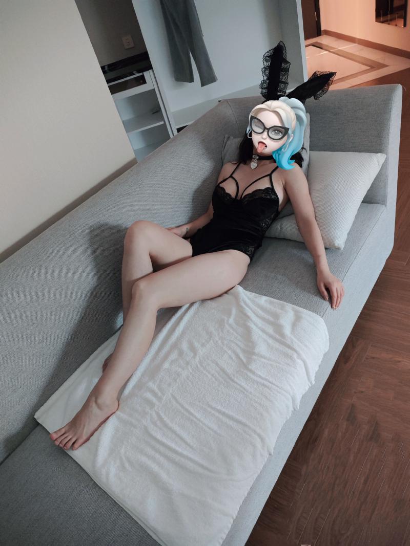 Featured image of post [原创]萝莉巨乳的老婆被我狠狠操总觉得满足不了她好想给她加一个大鸡巴。[15P]